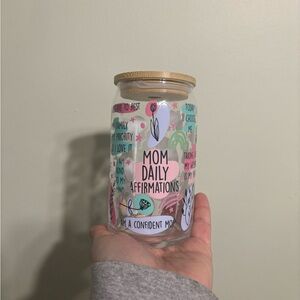 Mom Daily Affirmations Glass cup with bamboo lid